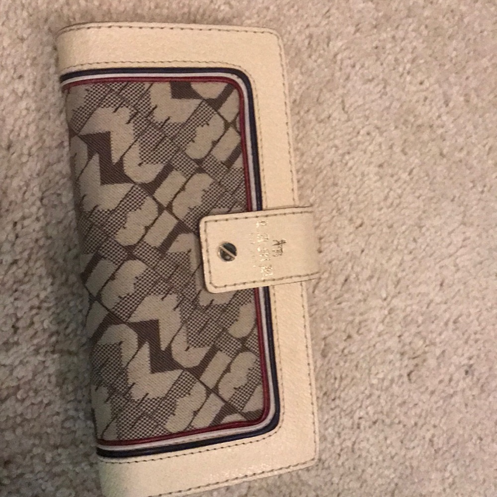 Gwen Stefani LAMB wallet